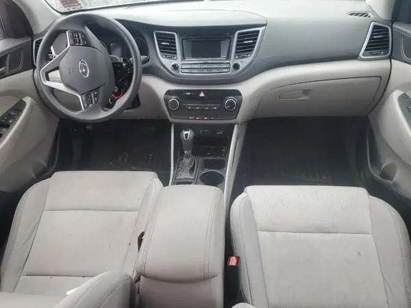 KM8J33A46HU280022 2017 HYUNDAI TUCSON - Image 8