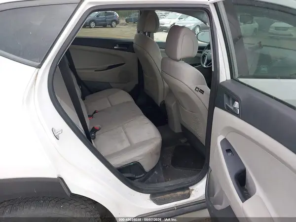 KM8J33A46HU280232 2017 HYUNDAI TUCSON - Image 8