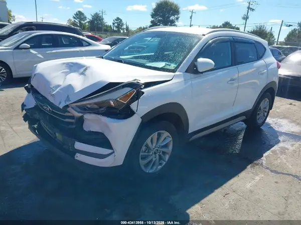 KM8J33A46HU326500 2017 HYUNDAI TUCSON - Image 2