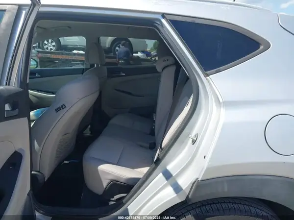 KM8J33A46HU327369 2017 HYUNDAI TUCSON - Image 8