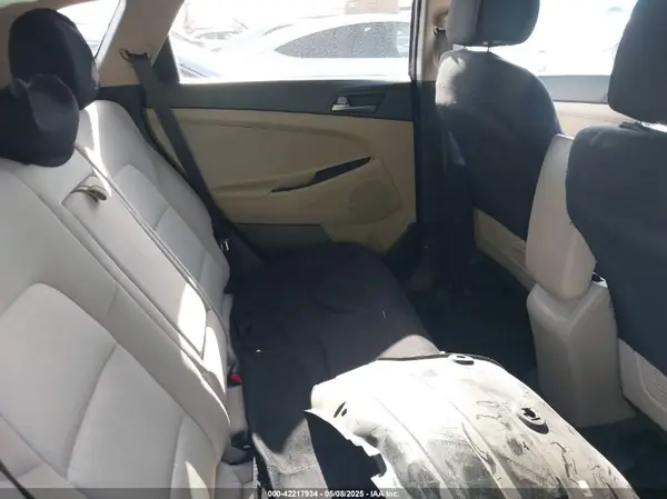 KM8J33A46HU330983 2017 HYUNDAI TUCSON - Image 8