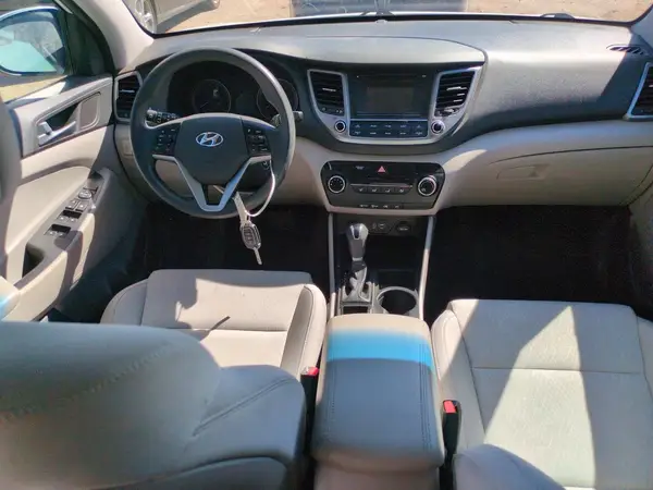 KM8J33A46HU331406 2017 HYUNDAI TUCSON - Image 8
