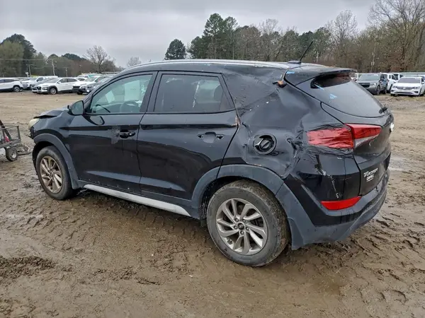 KM8J33A46HU365832 2017 HYUNDAI TUCSON - Image 2