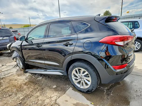 KM8J33A46HU369587 2017 HYUNDAI TUCSON - Image 2
