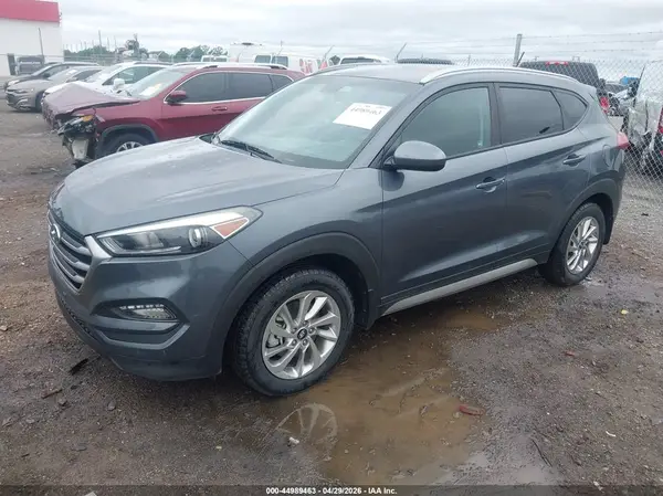 KM8J33A46HU373655 2017 HYUNDAI TUCSON - Image 2
