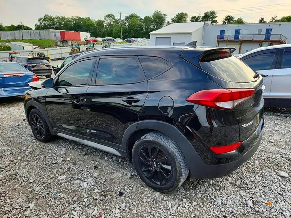 KM8J33A46HU381299 2017 HYUNDAI TUCSON - Image 2