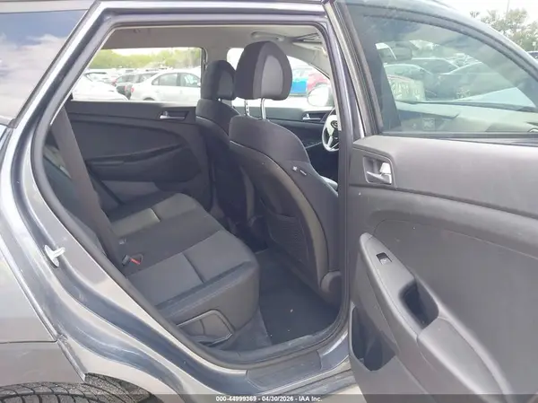 KM8J33A46HU413992 2017 HYUNDAI TUCSON - Image 8