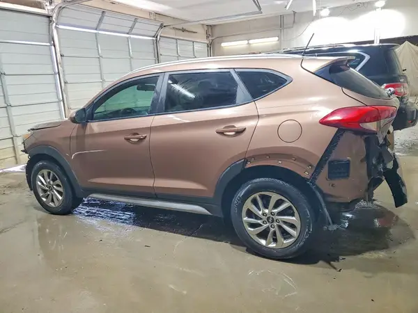 KM8J33A46HU421008 2017 HYUNDAI TUCSON - Image 2