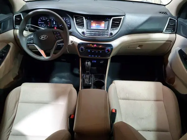KM8J33A46HU421008 2017 HYUNDAI TUCSON - Image 8