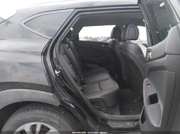 KM8J33A46HU428038 2017 HYUNDAI TUCSON - Image 8