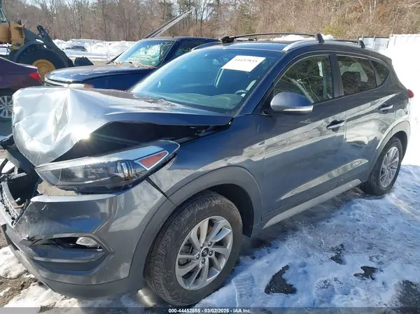 KM8J33A46HU433658 2017 HYUNDAI TUCSON - Image 2