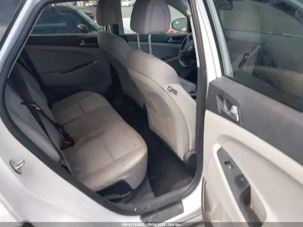 KM8J33A46HU446779 2017 HYUNDAI TUCSON - Image 8