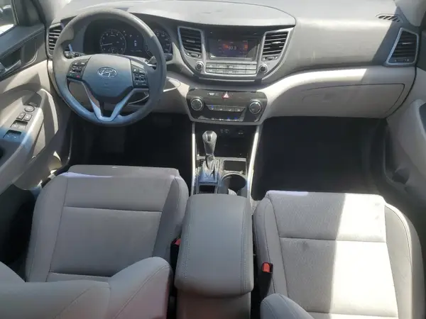 KM8J33A46HU449228 2017 HYUNDAI TUCSON - Image 8
