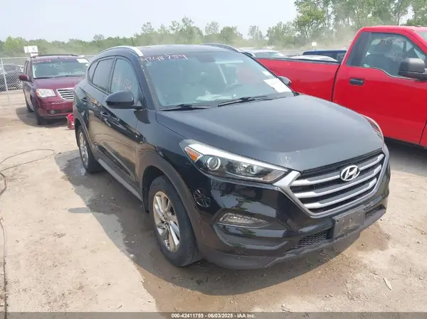 KM8J33A46HU450394 2017 HYUNDAI TUCSON - Image 1