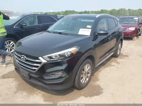 KM8J33A46HU450394 2017 HYUNDAI TUCSON - Image 2