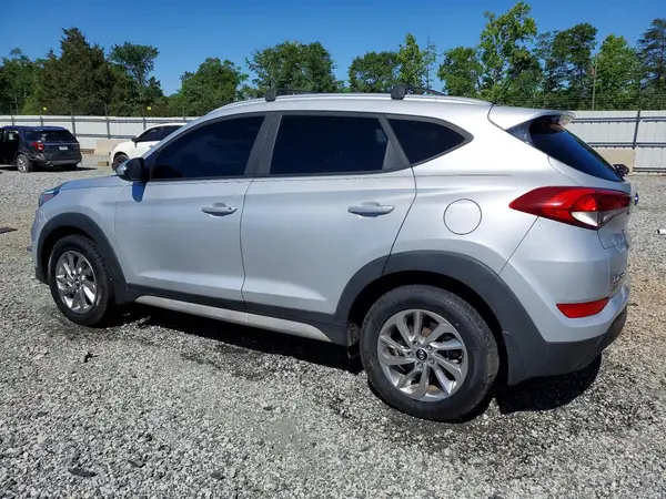KM8J33A46HU453358 2017 HYUNDAI TUCSON - Image 2