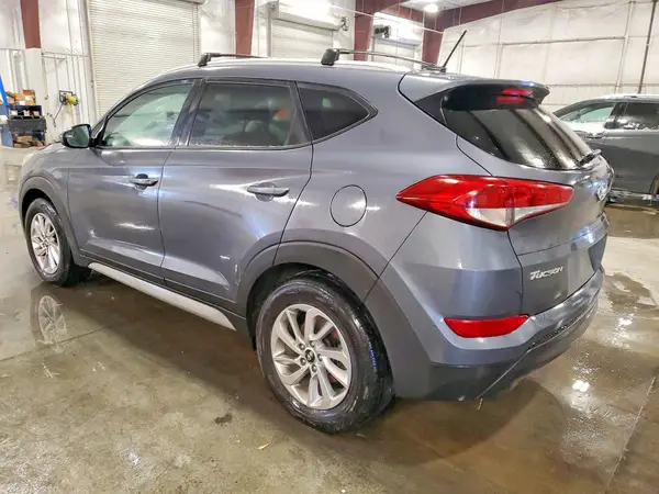 KM8J33A46HU454557 2017 HYUNDAI TUCSON - Image 2