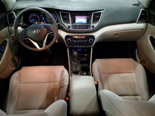 KM8J33A46HU454557 2017 HYUNDAI TUCSON - Image 8