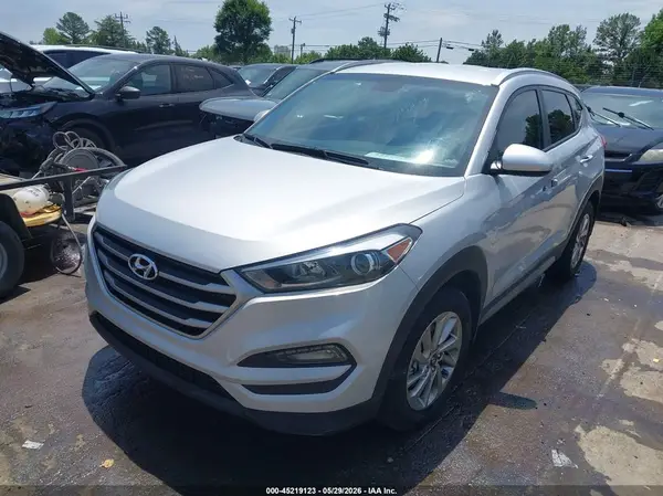 KM8J33A46HU455983 2017 HYUNDAI TUCSON - Image 2