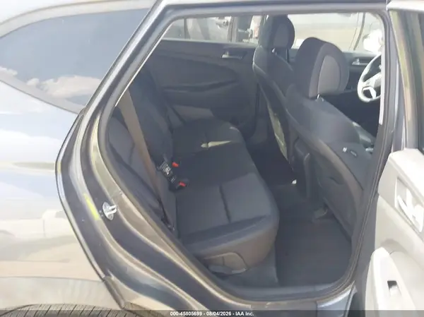KM8J33A46HU462206 2017 HYUNDAI TUCSON - Image 8