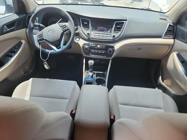 KM8J33A46HU471309 2017 HYUNDAI TUCSON - Image 8