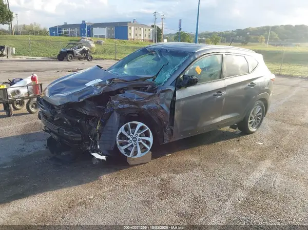 KM8J33A46HU473769 2017 HYUNDAI TUCSON - Image 2