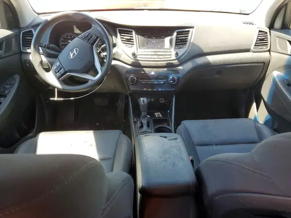 KM8J33A46HU474677 2017 HYUNDAI TUCSON - Image 8