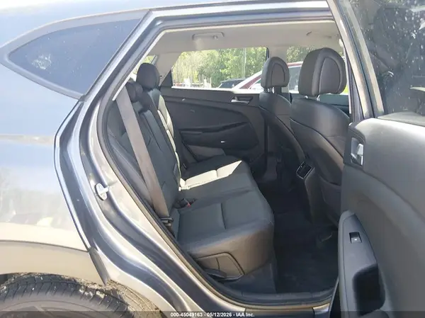 KM8J33A46HU475599 2017 HYUNDAI TUCSON - Image 8