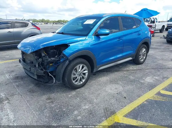 KM8J33A46HU476087 2017 HYUNDAI TUCSON - Image 2