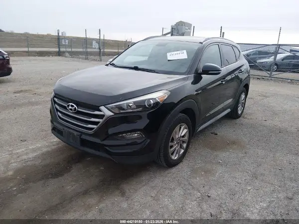 KM8J33A46HU476591 2017 HYUNDAI TUCSON - Image 2
