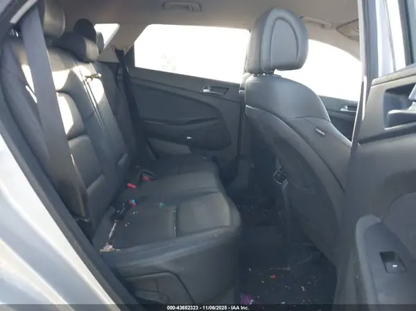KM8J33A46HU480642 2017 HYUNDAI TUCSON - Image 8