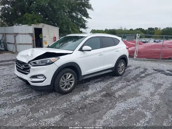 KM8J33A46HU486666 2017 HYUNDAI TUCSON - Image 2