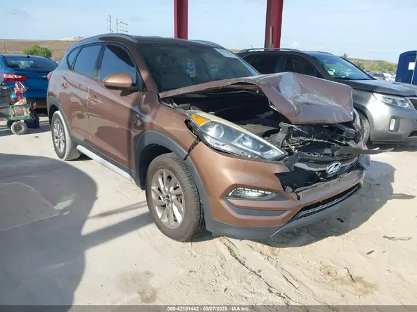 KM8J33A46HU489597 2017 HYUNDAI TUCSON - Image 1