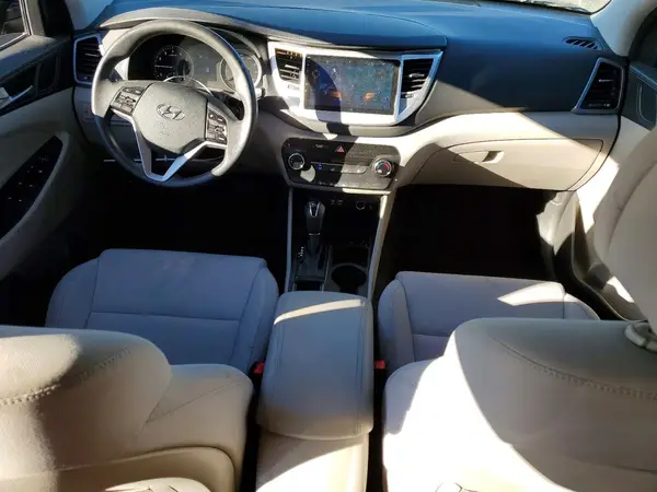 KM8J33A46HU507127 2017 HYUNDAI TUCSON - Image 8