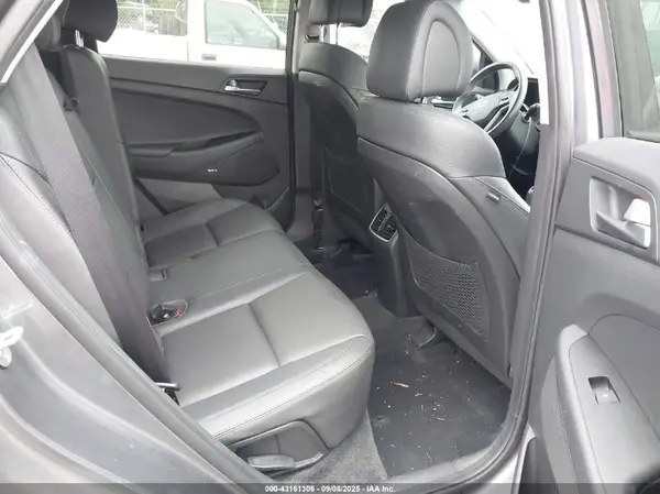 KM8J33A46HU509332 2017 HYUNDAI TUCSON - Image 8