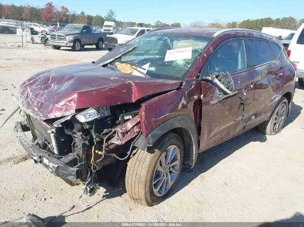KM8J33A46HU512800 2017 HYUNDAI TUCSON - Image 2