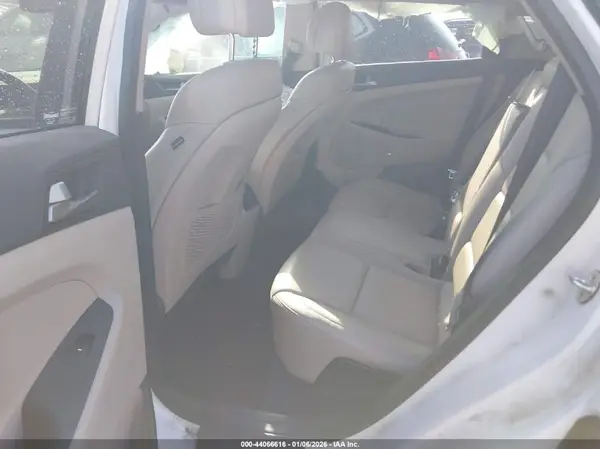 KM8J33A46HU534375 2017 HYUNDAI TUCSON - Image 8