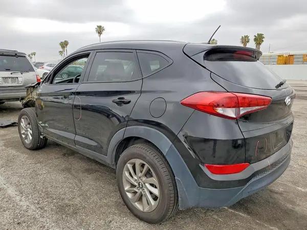 KM8J33A46HU538121 2017 HYUNDAI TUCSON - Image 2