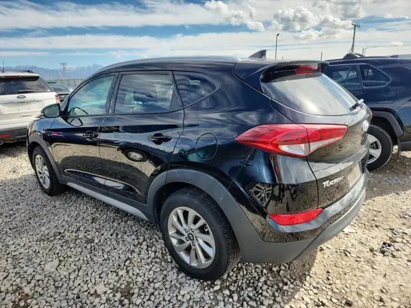 KM8J33A46HU541357 2017 HYUNDAI TUCSON - Image 2