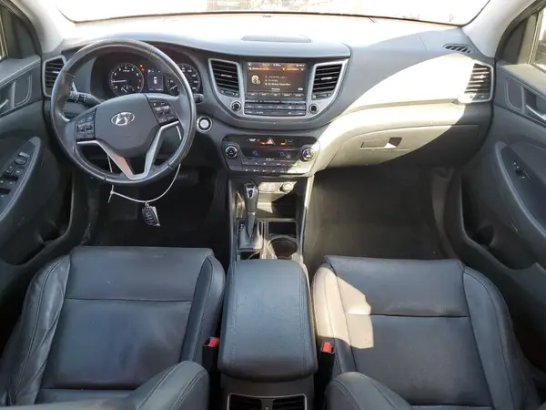 KM8J33A46HU541889 2017 HYUNDAI TUCSON - Image 8
