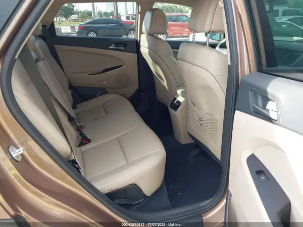 KM8J33A46HU542010 2017 HYUNDAI TUCSON - Image 8