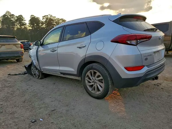 KM8J33A46HU545473 2017 HYUNDAI TUCSON - Image 2