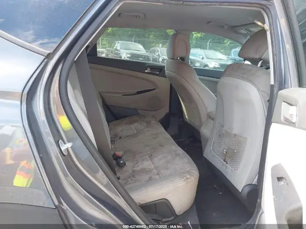 KM8J33A46HU564816 2017 HYUNDAI TUCSON - Image 8