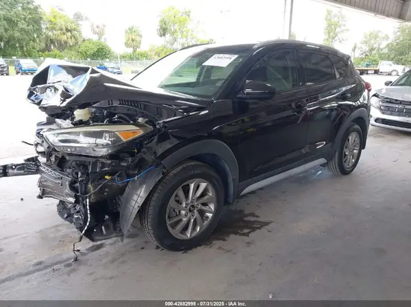 KM8J33A46HU568168 2017 HYUNDAI TUCSON - Image 2