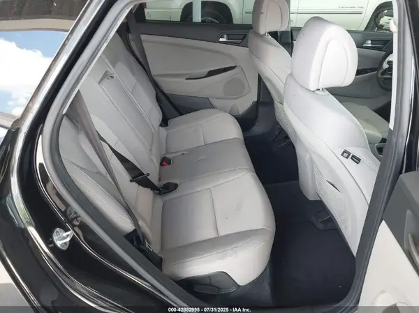 KM8J33A46HU568168 2017 HYUNDAI TUCSON - Image 8