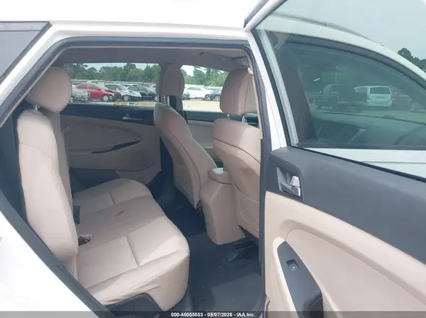 KM8J33A46HU575623 2017 HYUNDAI TUCSON - Image 8