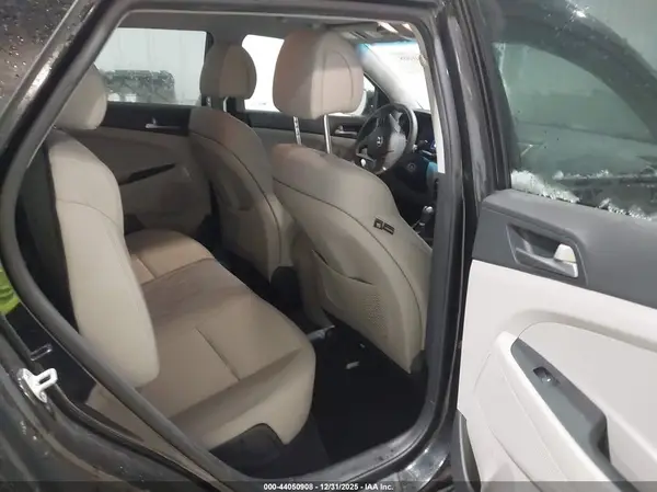 KM8J33A46HU582779 2017 HYUNDAI TUCSON - Image 8