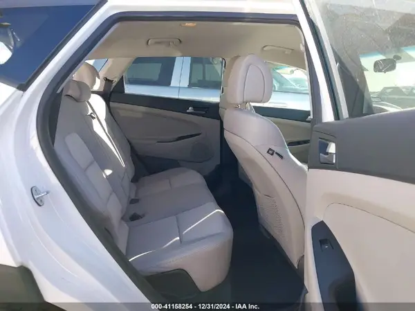 KM8J33A46HU593622 2017 HYUNDAI TUCSON - Image 8