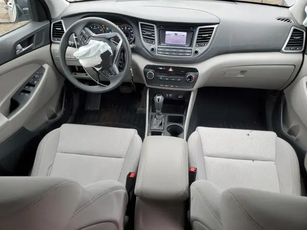 KM8J33A46HU594205 2017 HYUNDAI TUCSON - Image 8