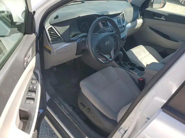 KM8J33A46HU596603 2017 HYUNDAI TUCSON - Image 8